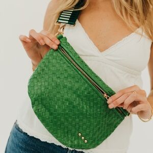 Elegant Green Woven Crossbody Bag